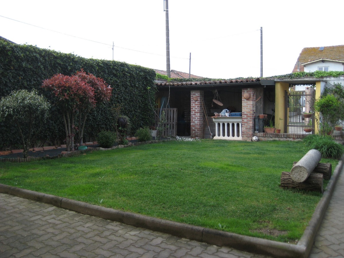 upload/altre/vendita/VILLA BORGO/img/98hggdCUt6.jpg